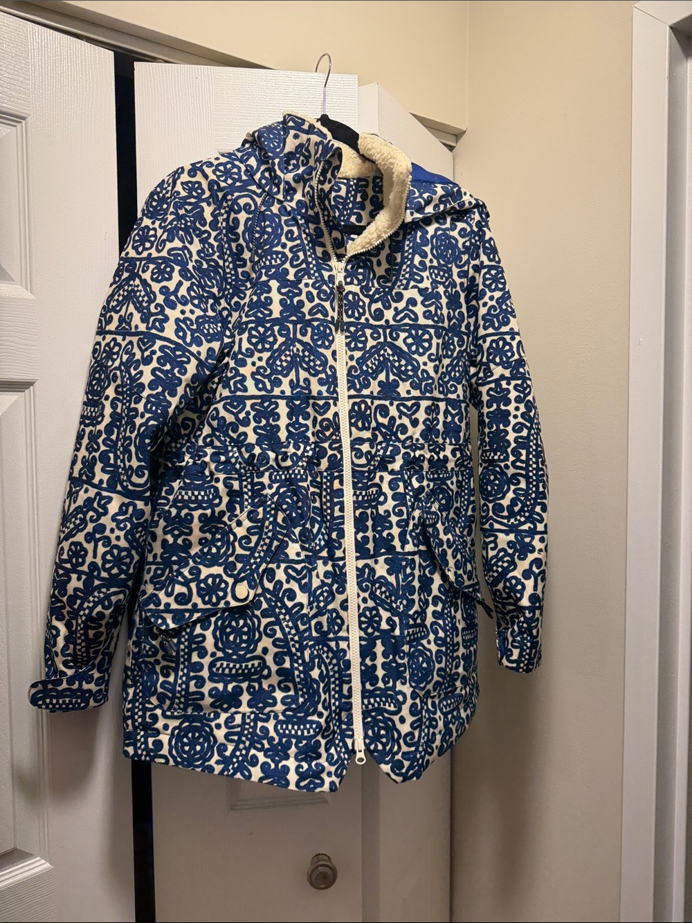 Burton prowess insulated ski/snowboard jacket women’s Medium colo